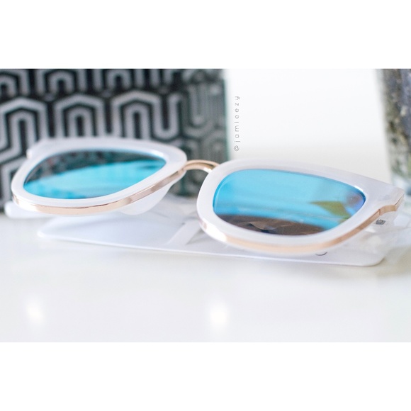 Topshop | NWT Mirrored Lens Round Sunnies - Picture 5 of 8